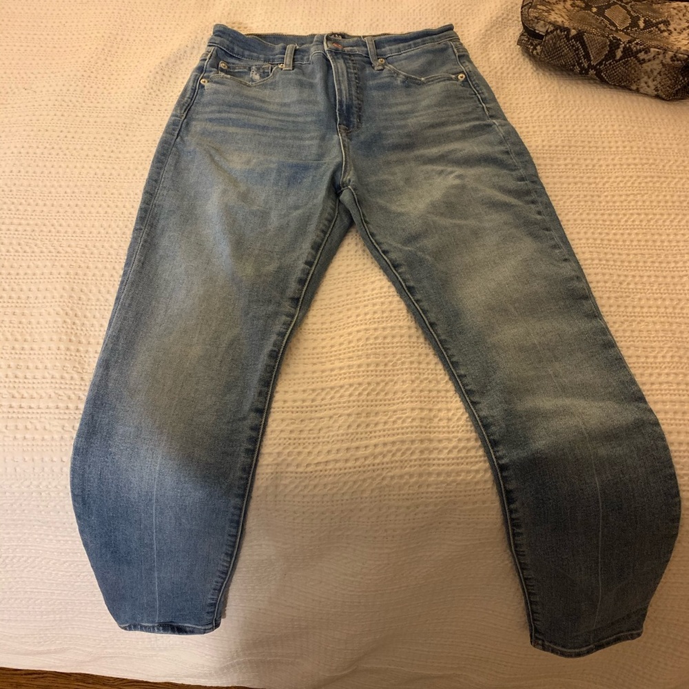 Medium wash skinny jeans